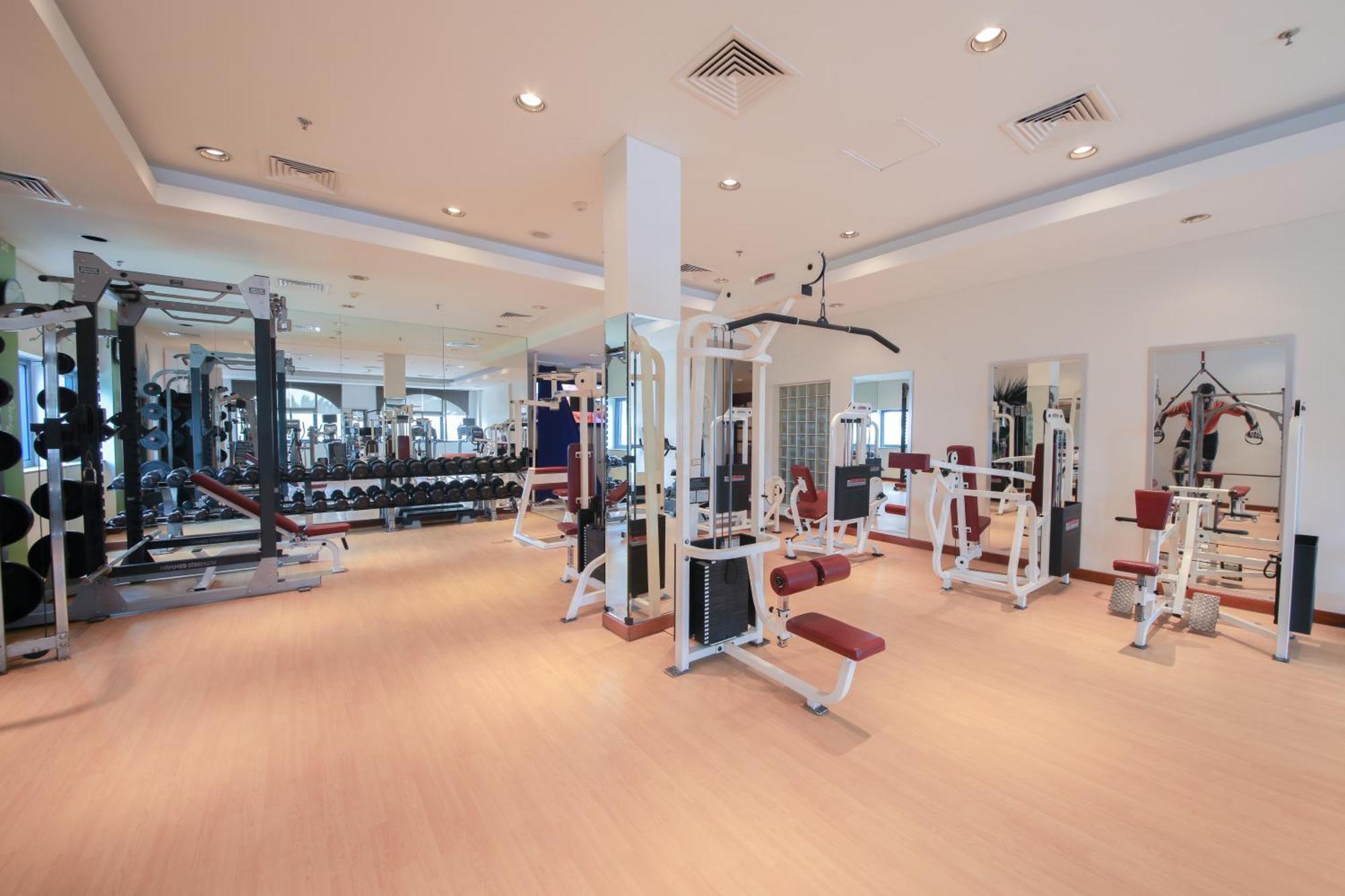 โรงแรมอัจมาน ภายนอก รูปภาพ The gym at the Grand Hyatt Hotel, Dubai