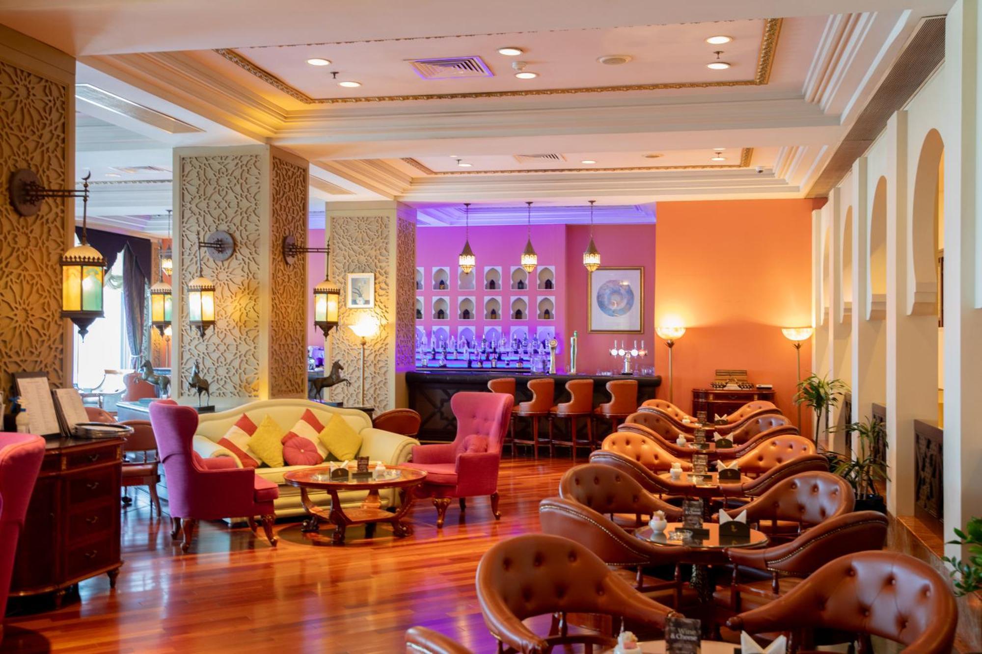 โรงแรมอัจมาน ภายนอก รูปภาพ The lobby