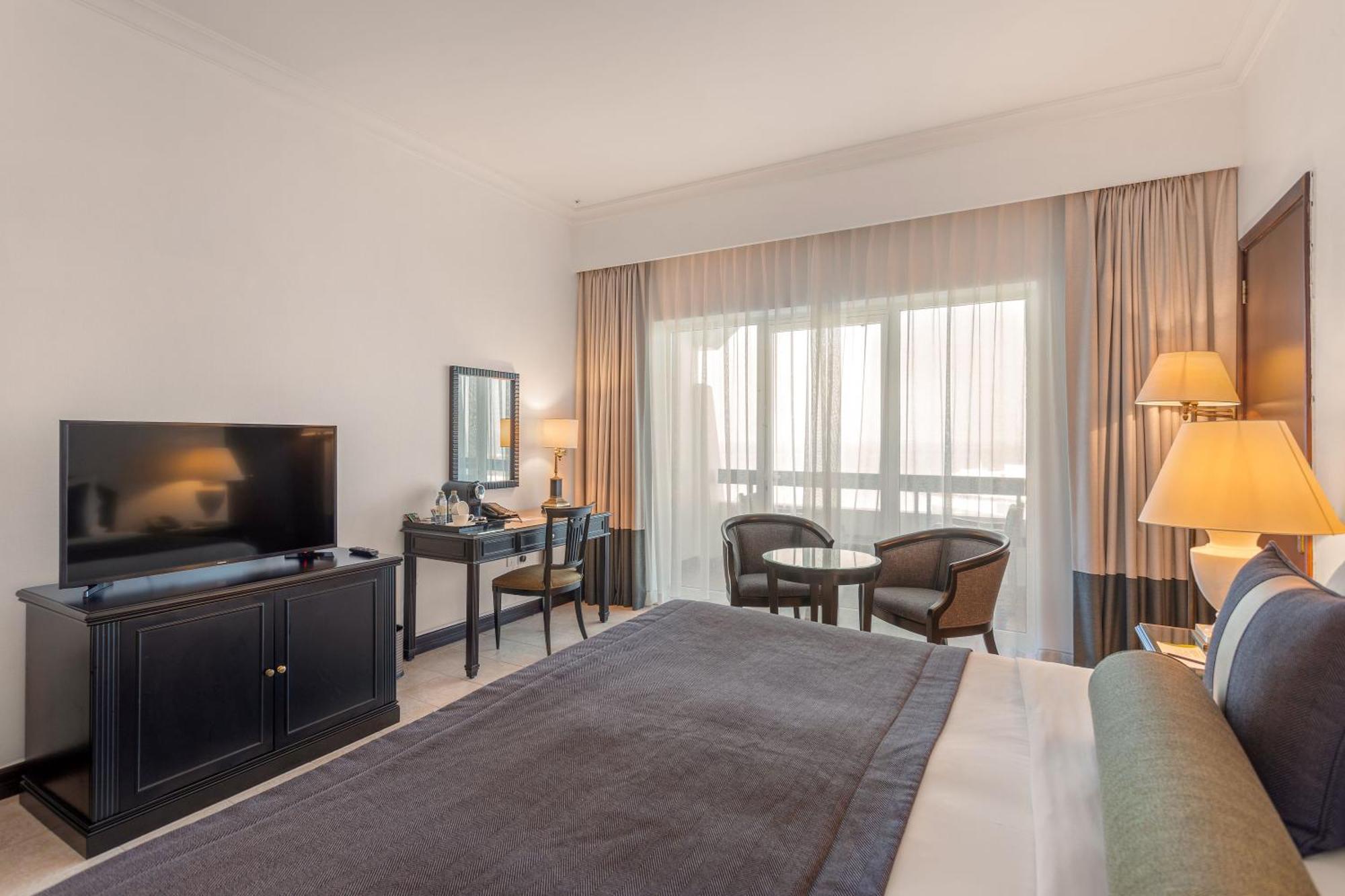 โรงแรมอัจมาน ภายนอก รูปภาพ A room at the hotel
