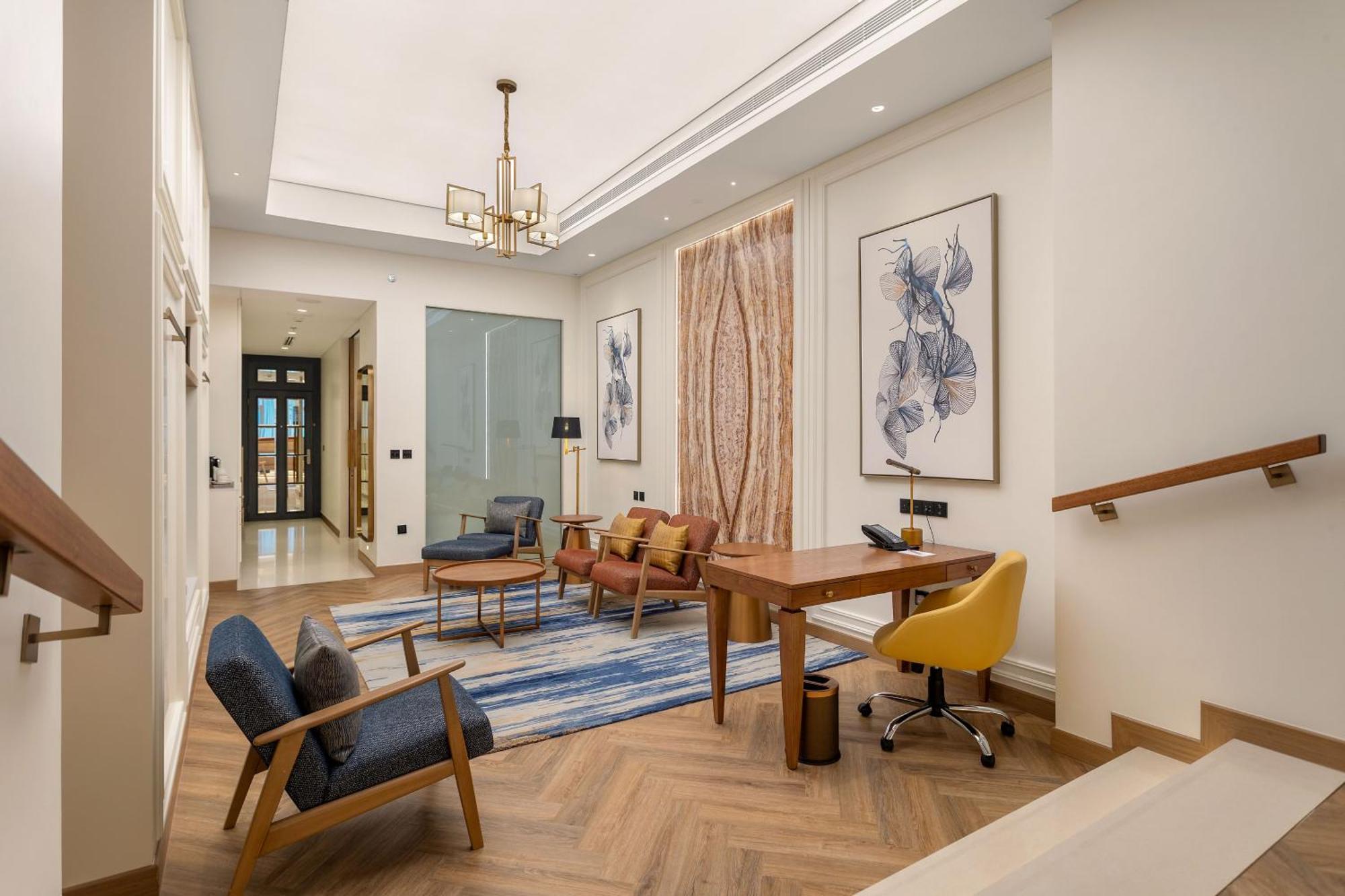 โรงแรมอัจมาน ภายนอก รูปภาพ The interior of a suite at the hotel